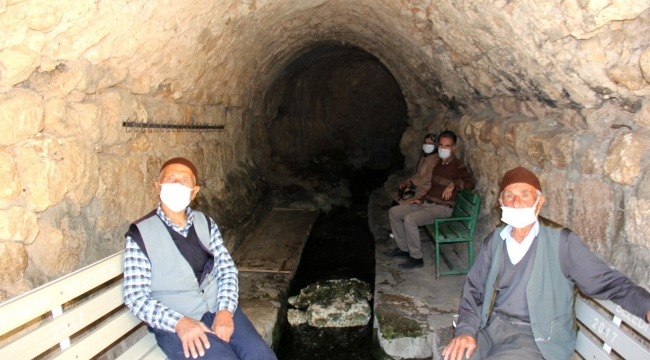 Tarihi caminin altından yüzyıllardır su akıyor