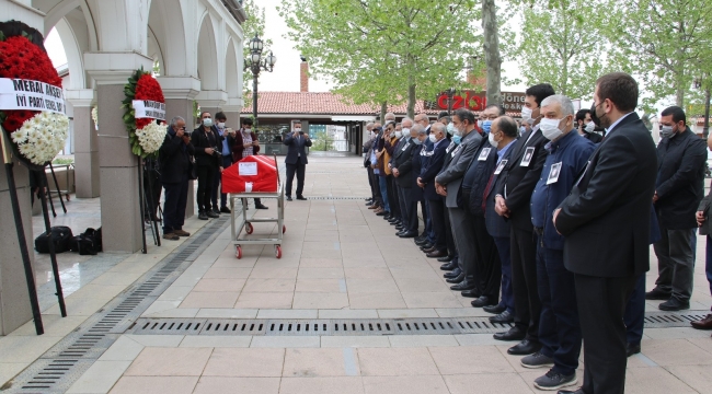 Ünlü Edebiyatçı Emine Işınsu, dualarla uğurlandı