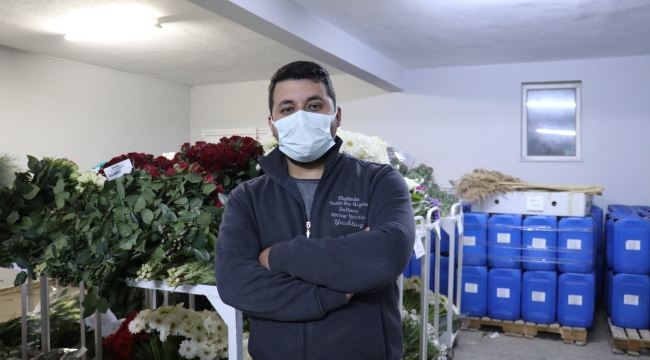 Yalova mezatında bir günde 60 bin dal çiçek satıldı