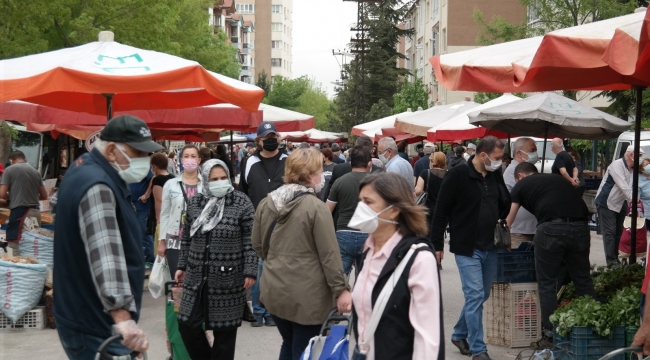 Yine pazar, yine yoğunluk