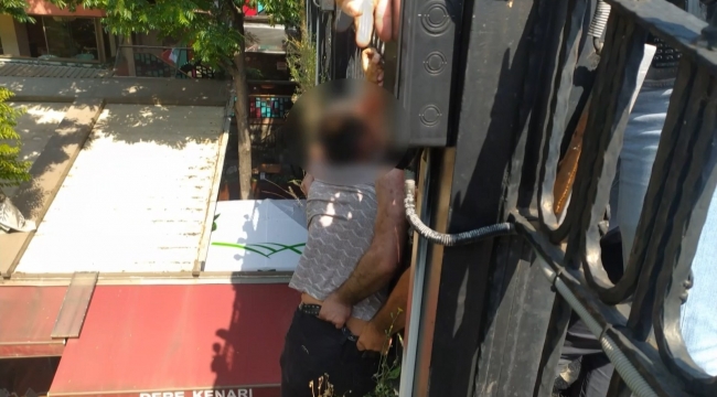 20 metrelik köprüden atlamak üzereyken son ânda kurtarıldı