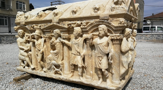 Bu mezarlar sanat eserlerini aratmıyor