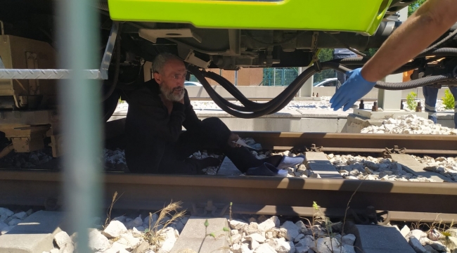 - Bursa metrosunda korku dolu anlar...Şehrin metro hattını yarım saat kilitledi