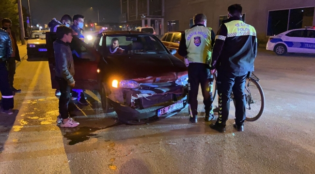 Bursa'da iki otomobil çarpıştı: 3 yaralı