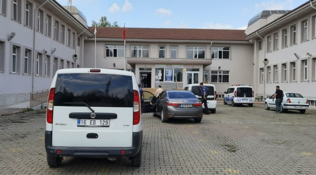 Bursa'da lisede kadın cinayeti...Eşini çalıştığı lisenin içinde bıçaklayarak öldürdü