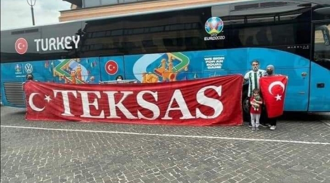 Bursaspor taraftarı Milli Takımı Roma'da destekliyor