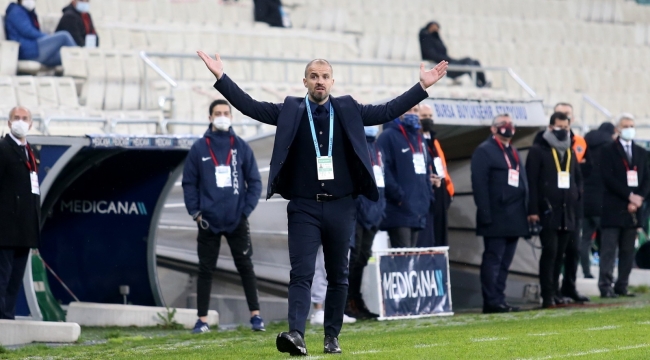 Bursaspor, Teknik Direktör Mustafa Er'le 3 yıllık sözleşme imzaladı