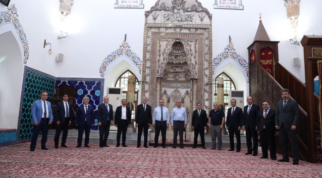 Büyükşehir belediye başkanları Muradiye Külliyesi'ne hayran kaldı