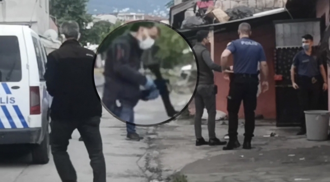 Ekiplerin karşısında pompalı tüfek ve silahla havaya ateş açtılar