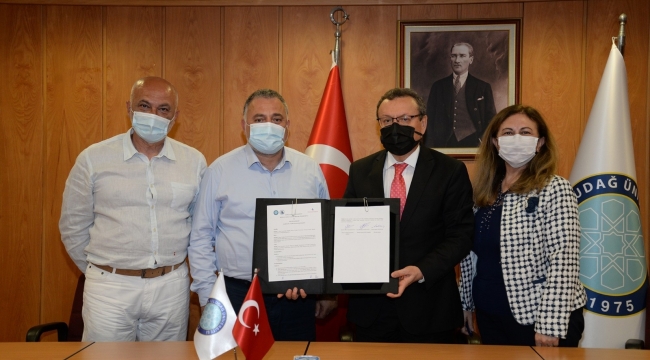Özçolak Harası'ndan Atçılık Meslek Yüksekokulu'na büyük destek