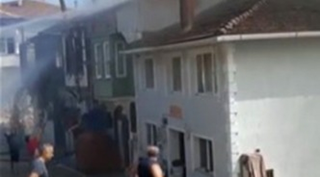 Trafo patladı, 3 köy evi küle döndü