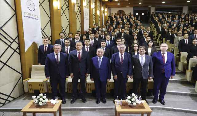Adalet Bakanı Bozdağ, 27. Dönem Hakim ve Savcı Adayları Eğitim Töreni'ne katıldı: