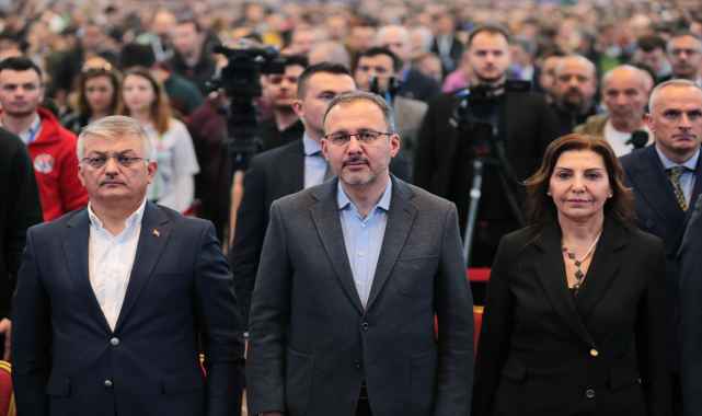 Bakan Kasapoğlu, Türkiye Küçükler ve Yıldızlar Satranç Şampiyonası'nın açılışında konuştu: