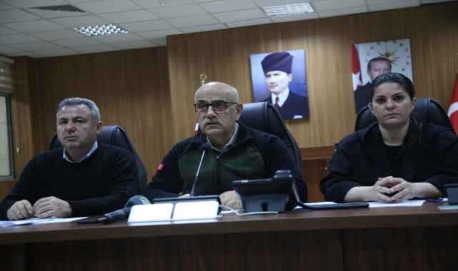 Bakan Kirişci, Adana'daki AFAD Koordinasyon Merkezi'nde açıklamalarda bulundu: (2)