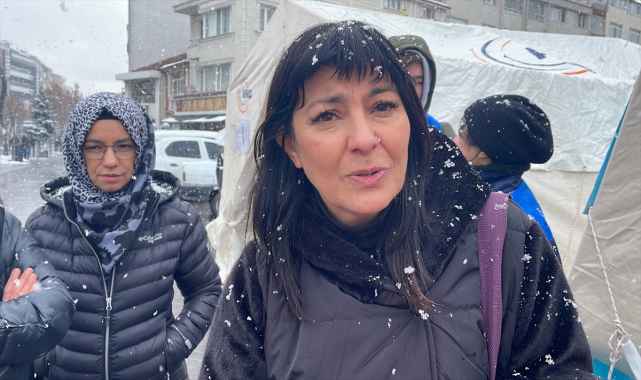 Bolulu hayvanseverler deprem bölgesindeki can dostlarını unutmadı