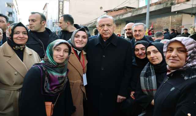 Cumhurbaşkanı Erdoğan, AK Parti Sultanbeyli İlçe Başkanlığını ziyaret etti