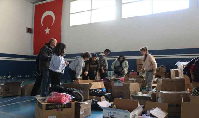 Uşak'tan gönüllü 24 sağlık çalışanı dualarla Hatay'a uğurlandı