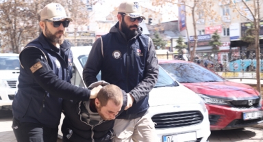 Bombalı eylem yapmak için Türkiye'ye gelen terörist Ağrı'da kıskıvrak yakalandı