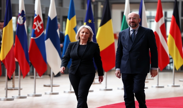 Bosna Hersek Bakanlar Konseyi Başkanı Kristo, Brüksel'de AB yetkilileriyle görüştü