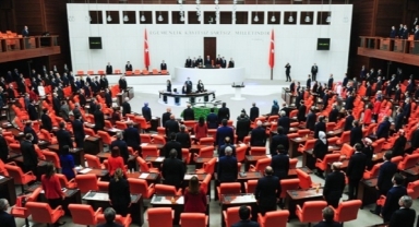 Emeklilikte Yaşa Takılanlar yasa teklifi TBMM'de kabul edildi