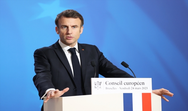 Fransa'da emeklilik reformu karşıtı gösteriler sürerken Macron sendikalara el uzattı