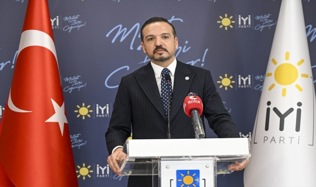 İYİ Parti Sözcüsü Zorlu, basın toplantısı düzenledi: