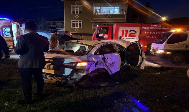 Samsun'da akaryakıt tankerine çarparak devrilen otomobildeki 2 kişi yaralandı
