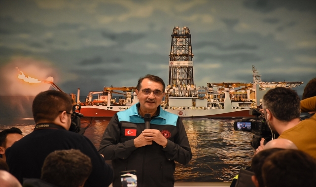 Bakan Dönmez, Filyos Doğal Gaz İşleme Tesisi'nde çalışanlarla iftar yaptı: