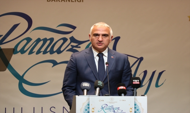 Bakan Ersoy, Kuzey Makedonya'da YTB'nin iftar programına katıldı: