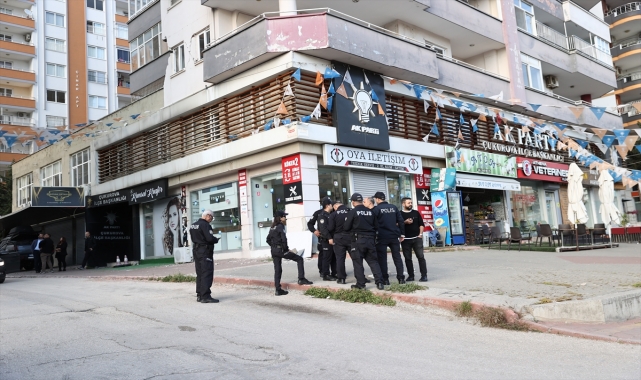 GÜNCELLEME - AK Parti Çukurova İlçe Başkanlığının boşaltılan binasına silahlı saldırı