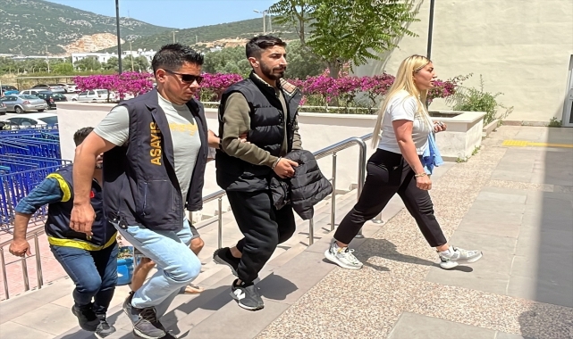 Bodrum'daki cinayete ilişkin adliyeye sevk edilen 3 şüpheliden 1'i tutuklandı