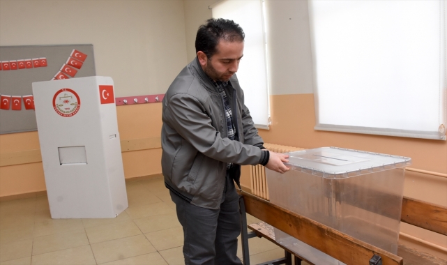 GÜNCELLEME - Erzurum ve Kars'ta oy kullanılacak okullarda hazırlıklar tamamlandı