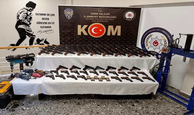 GÜNCELLEME - İzmir'de yasa dışı silah imal ve ticareti operasyonunda 4 kişi tutuklandı