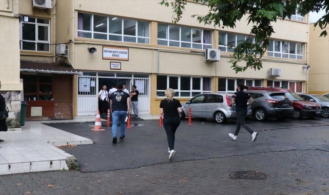 İzmir ve çevre illerde YKS'nin birinci oturumu yapıldı
