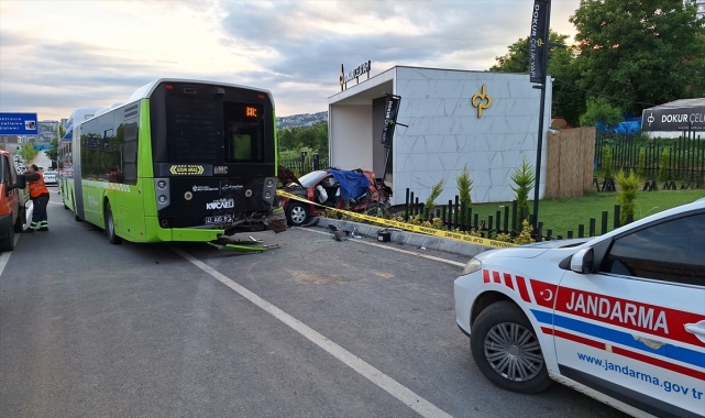 Kocaeli'deki trafik kazasında ölen aynı aileden 3 kişinin cenazeleri defnedildi