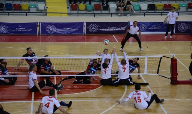 Oturarak Voleybol Uluslararası Altın Lig'de Bosna Hersek şampiyon oldu