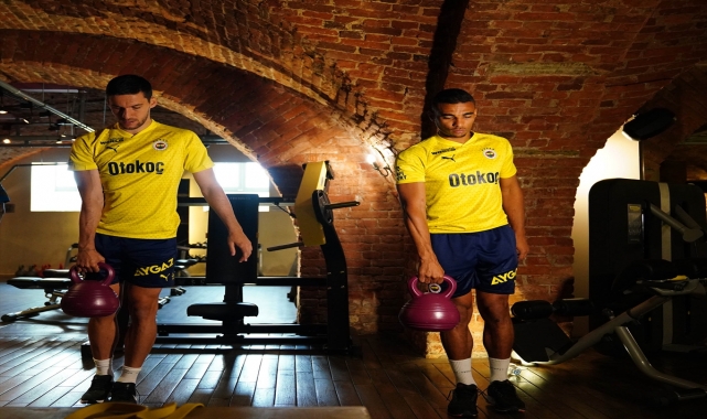 Fenerbahçe'nin yeni transferleri Umut Nayir ve Djiku, Rusya kampına katıldı