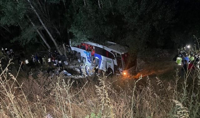 GÜNCELLEME - Yozgat'ta şarampole düşen yolcu otobüsündeki 11 kişi öldü, 20 kişi yaralandı