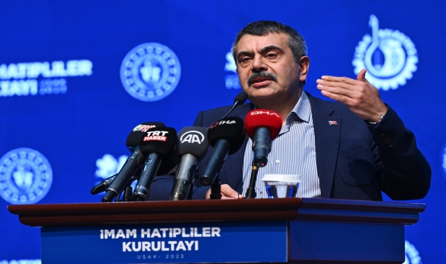 Bakan Tekin, Uşak'taki ÖNDER 20. İmam Hatipliler Kurultayı'nda konuştu: