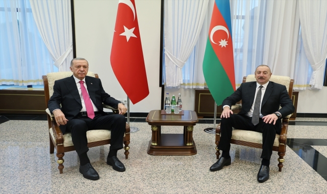 Cumhurbaşkanı Erdoğan, Nahçıvan Özerk Cumhuriyeti Yüksek Meclisi'nde resmi törenle karşılandı