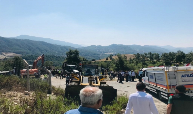GÜNCELLEME 3 - Kahramanmaraş'ta freni boşalan kamyon cenaze için toplanan kişilerin arasına daldı