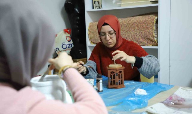 Bu kurslarda kadınlar kendilerini geliştermekle kalmıyor ev bütcesine de katkı sağlıyor
