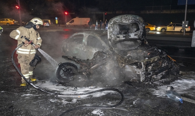 GÜNCELLEME - Gaziosmanpaşa'da taksiyle çarpışan motosikletteki 2 kişi hayatını kaybetti