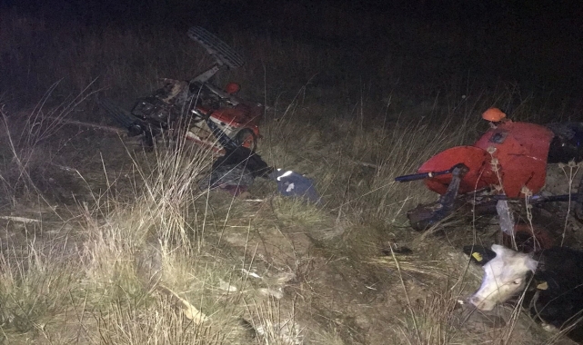 GÜNCELLEME - Kütahya'da tır park halindeki traktöre çarptı, 2 kişi öldü, 1 kişi yaralandı