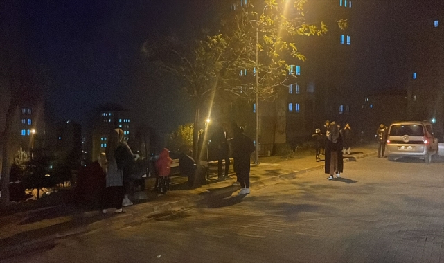 GÜNCELLEME - Malatya'da 3 dakika arayla yaşanan 2 deprem paniğe neden oldu