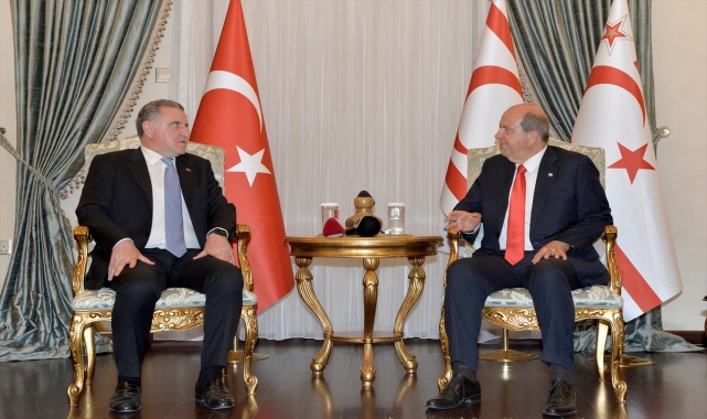 KKTC Cumhurbaşkanı Tatar, Gençlik ve Spor Bakanı Bak'ı kabul etti
