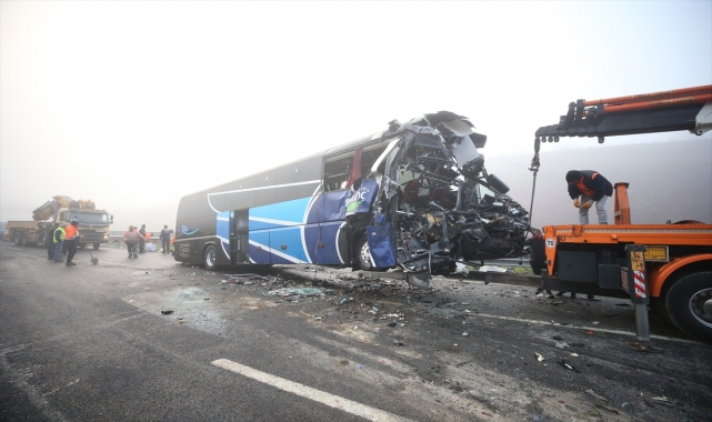Kuzey Marmara Otoyolu'ndaki zincirleme kazaya ilişkin gözaltına alınan 7 sürücü adliyede