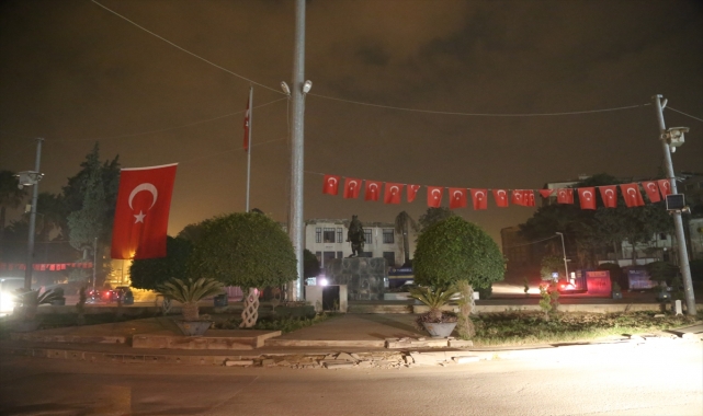 Adana ve Mersin'de yeni yıl kutlandı