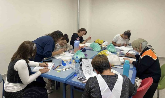Yatağan Gençlik Merkezi'nde kadınlar el sanatlarıyla becerilerini geliştiriyor