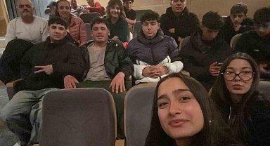 Karacasu'da öğrenciler tiyatroyla buluştu